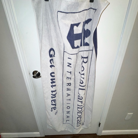Royal Caribbean White and Navy Beach Towel - Picture 1 of 8
